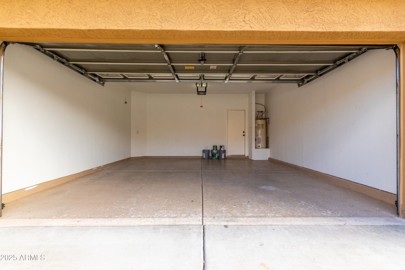 36 Jamestown