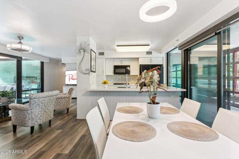 12-web-or-mls-4808-n-24th-st-unit-208