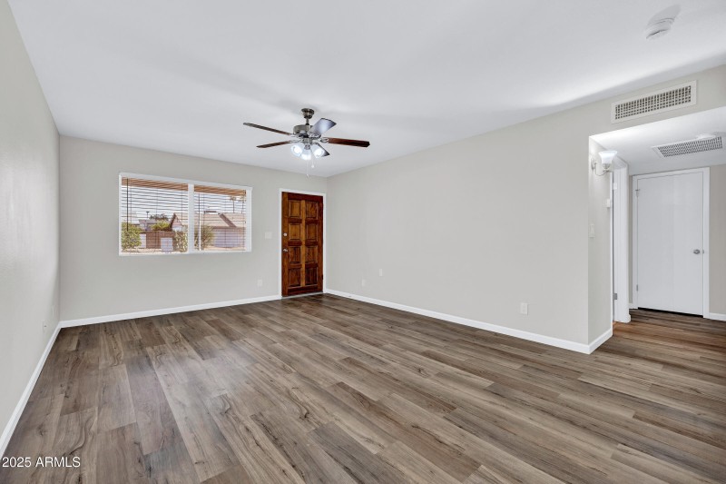 2602 W Fremont Dr-6