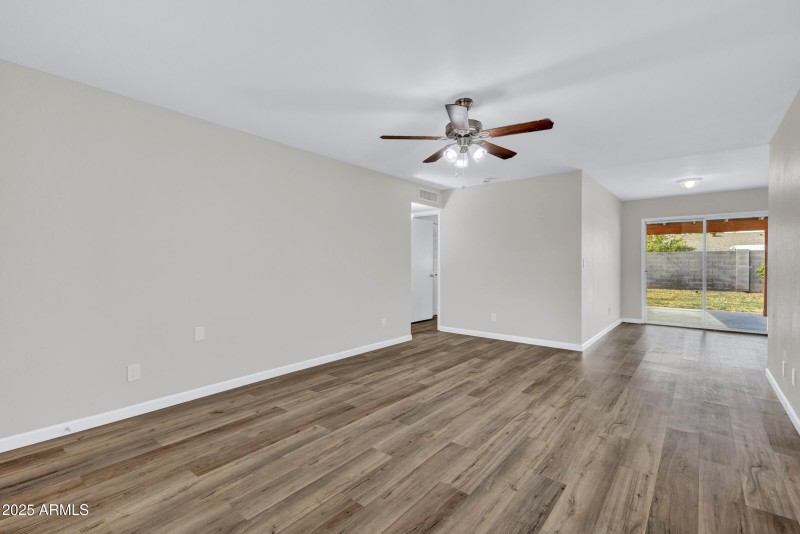 2602 W Fremont Dr-7