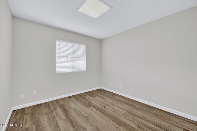 2602 W Fremont Dr-14