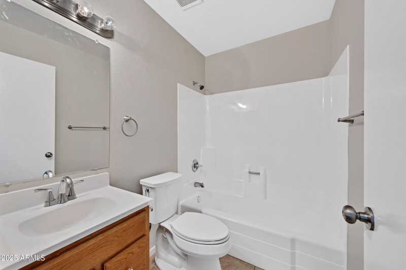 2602 W Fremont Dr-16