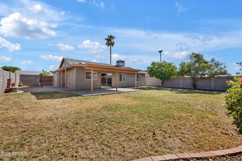 2602 W Fremont Dr-24