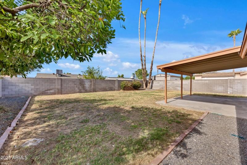 2602 W Fremont Dr-25
