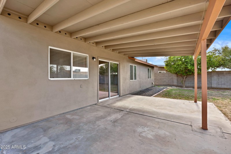 2602 W Fremont Dr-26