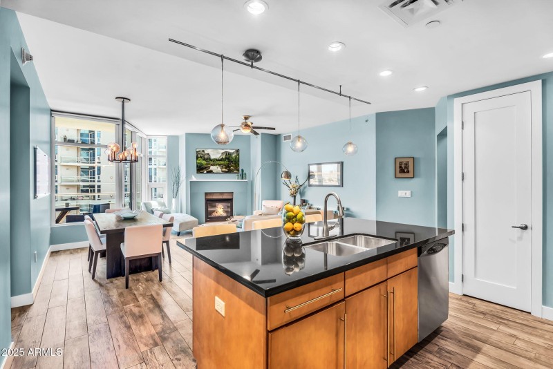 Beautiful finishes throughout!