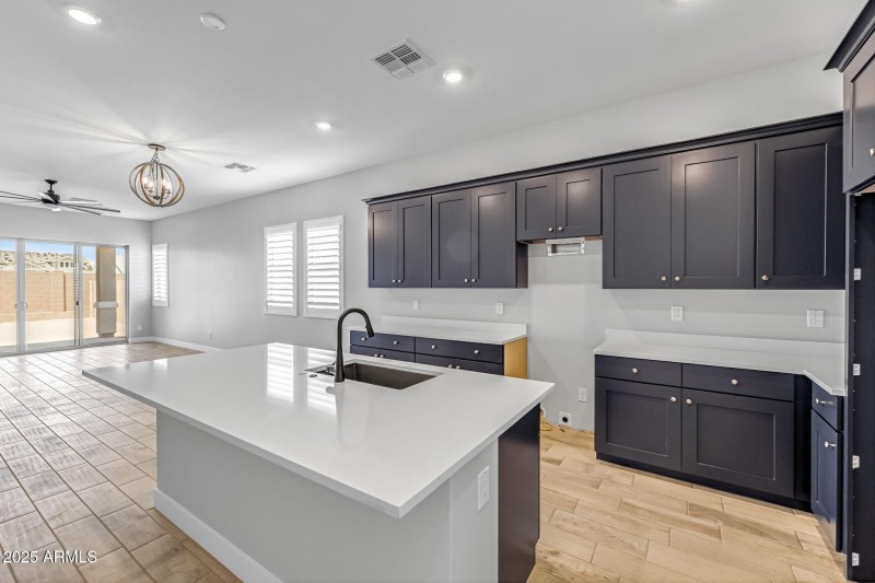 7)KITCHEN