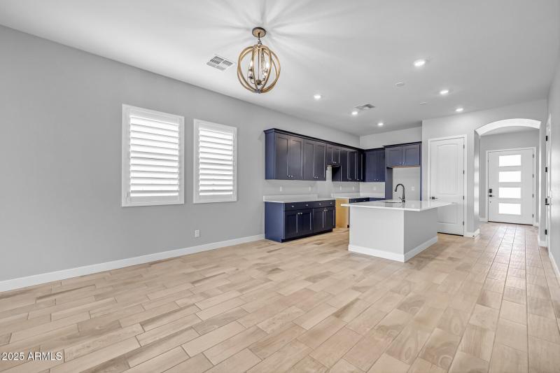 13)KITCHEN