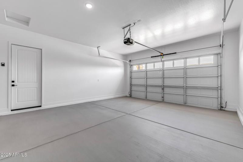 29)GARAGE