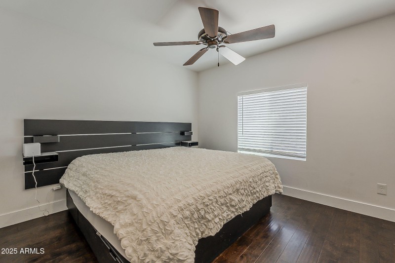 17-web-or-mls-North 25th-17