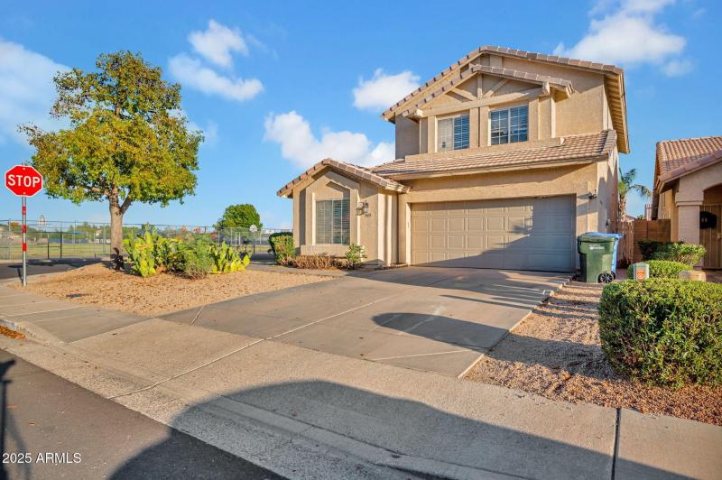 2-web-or-mls-1949 E Aire Libre Ave-2