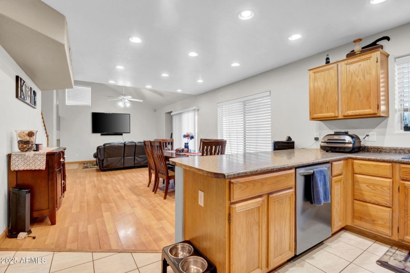 14-web-or-mls-1949 E Aire Libre Ave-14