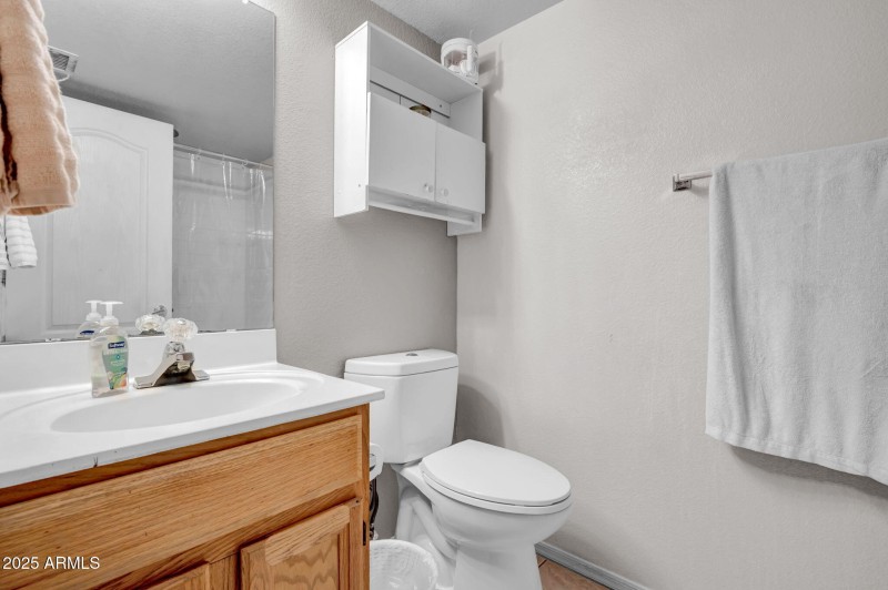 16-web-or-mls-1949 E Aire Libre Ave-16