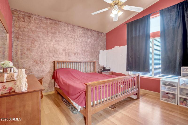 18-web-or-mls-1949 E Aire Libre Ave-18