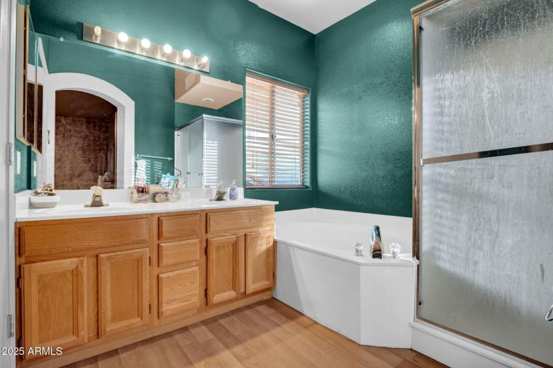 19-web-or-mls-1949 E Aire Libre Ave-19