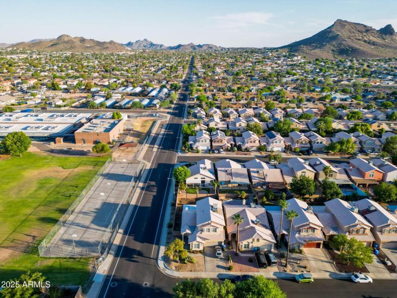 28-web-or-mls-1949 E Aire Libre-28