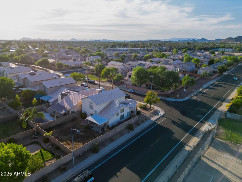 32-web-or-mls-1949 E Aire Libre-32