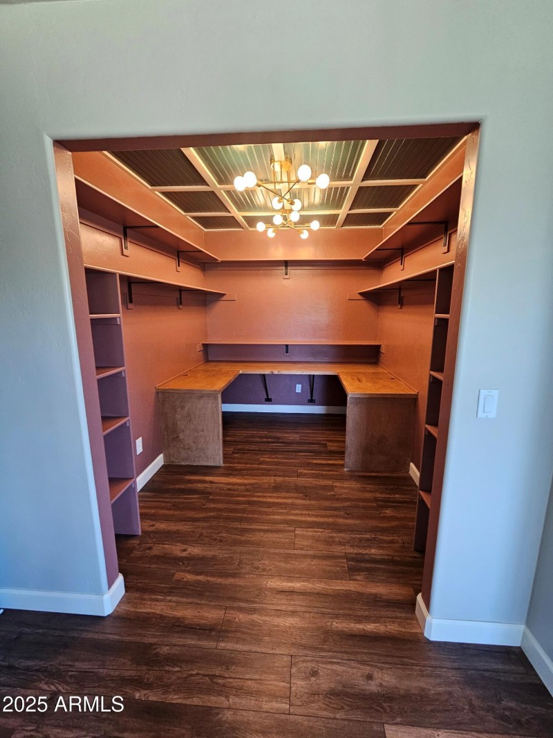 primary bedroom office