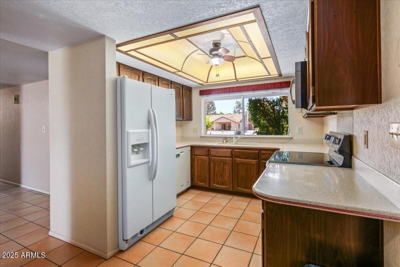 014_14Kitchen