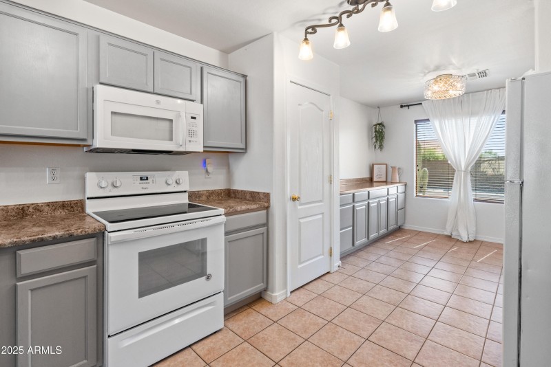 4108 S 250th Ln-5