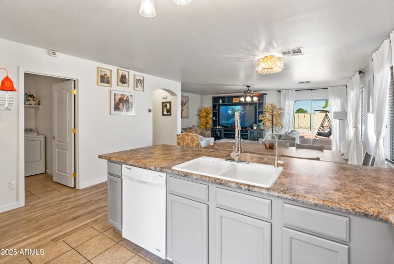 4108 S 250th Ln-10