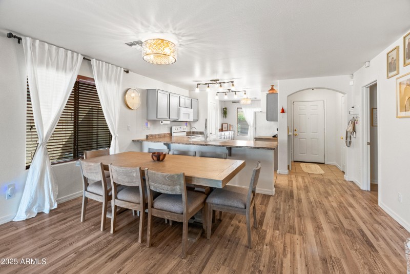 4108 S 250th Ln-13