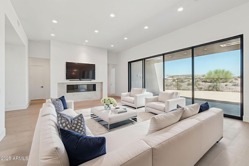 12-web-or-mls-E Buckskin Trail-S2407-008