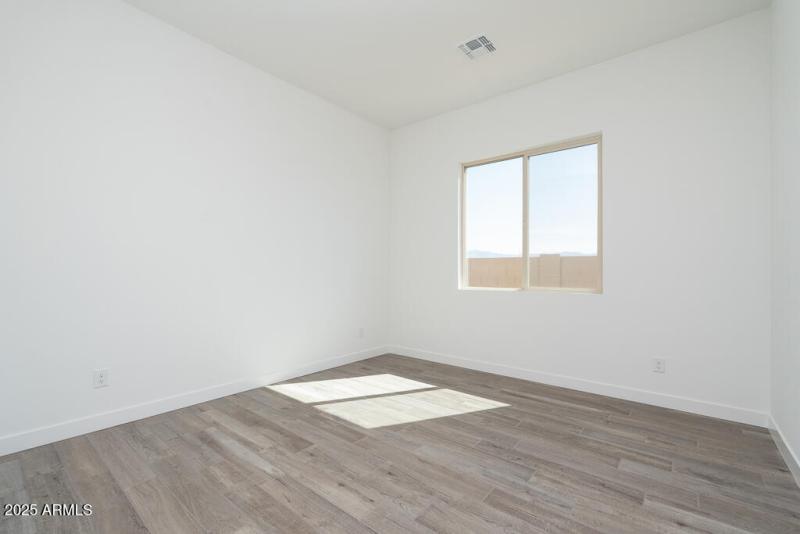 Tri Pointe Blossom Rock 494 - Office-1ML