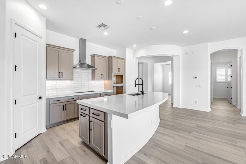 10)KITCHEN