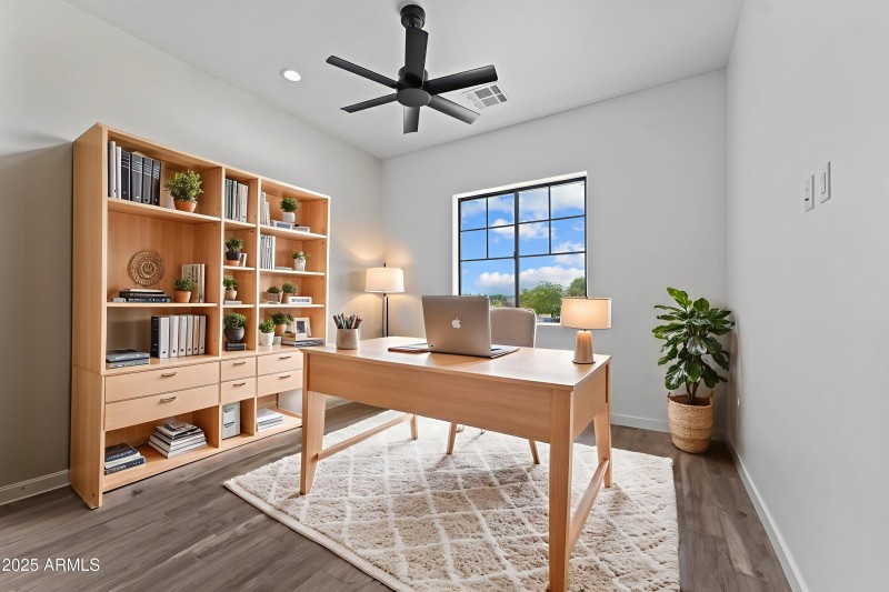 Virtual Staged Image- Home Office