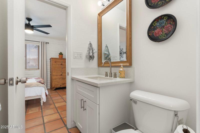 large-019602df-4c99-71ad-a36d-58448709d5