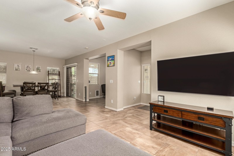 3635 W McCauley CT