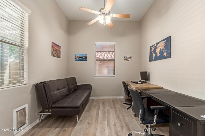 3635 W McCauley CT
