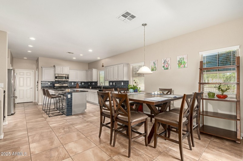 3635 W McCauley CT