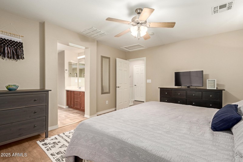 3635 W McCauley CT