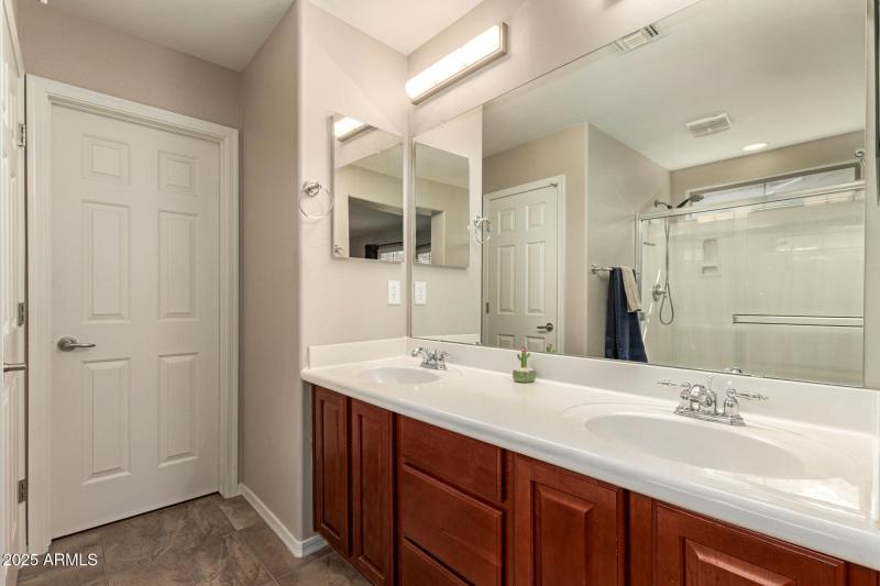 3635 W McCauley CT
