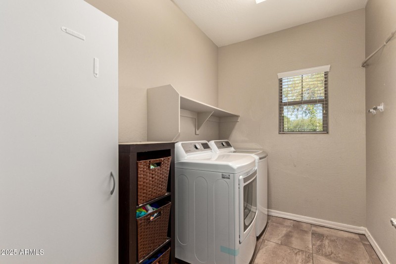 3635 W McCauley CT