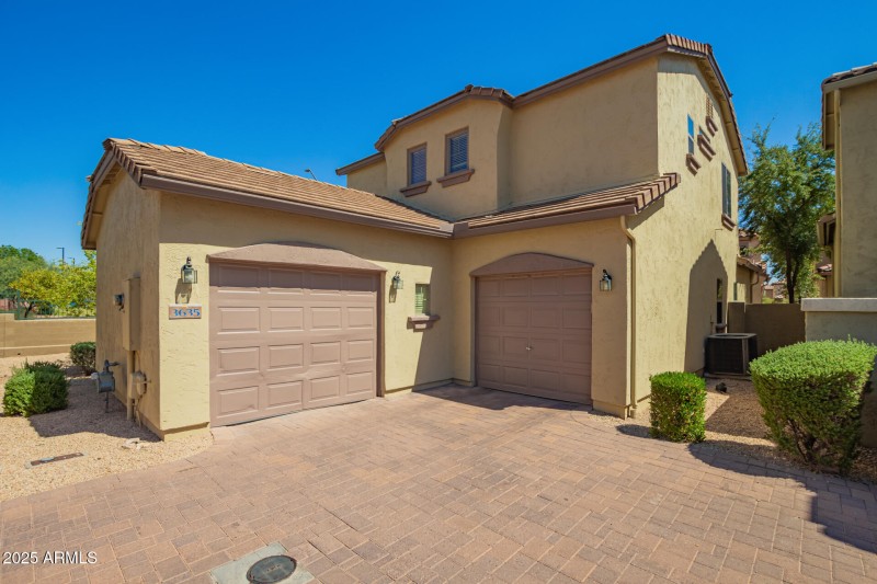 3635 W McCauley CT