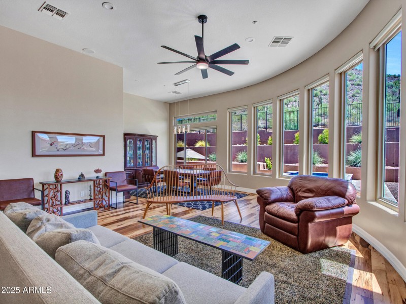 04-Living-room-(2)