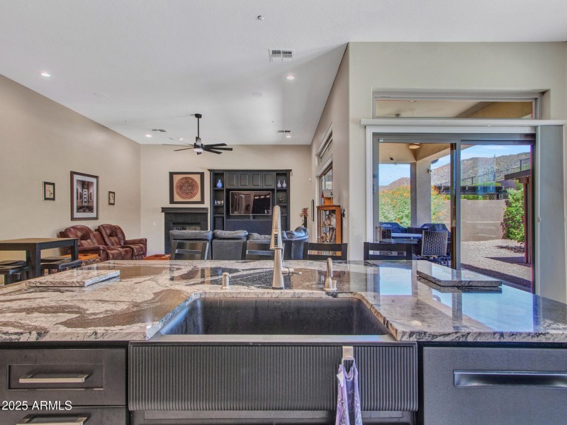 10-Kitchen-(3)