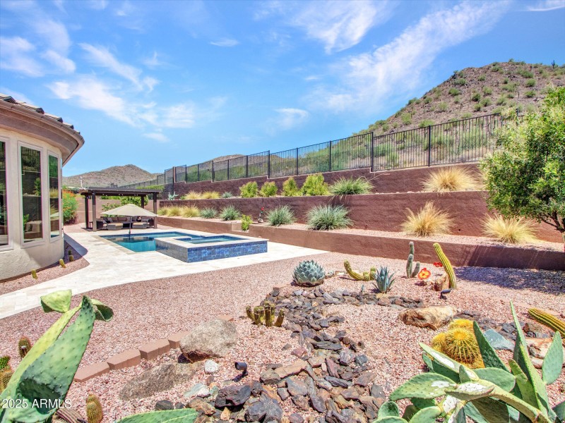 20-Backyard-(3)
