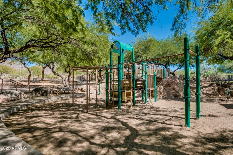 7- Playground
