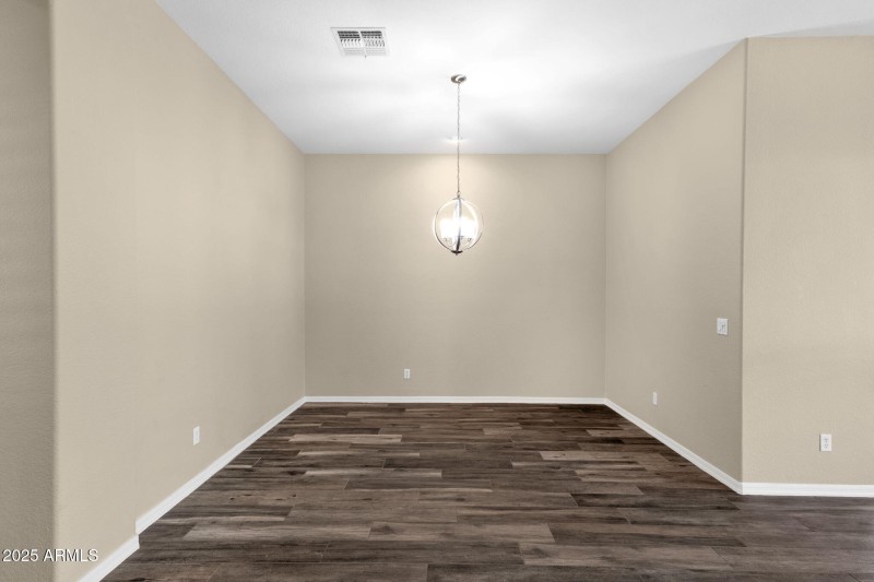 6-web-or-mls-4735-e-azalea-dr