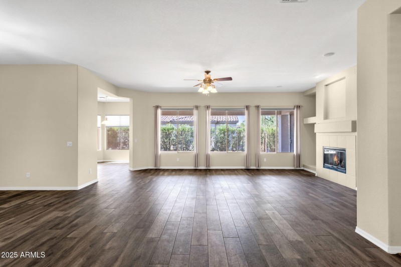 10-web-or-mls-4735-e-azalea-dr