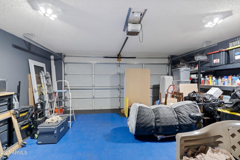 Garage 27