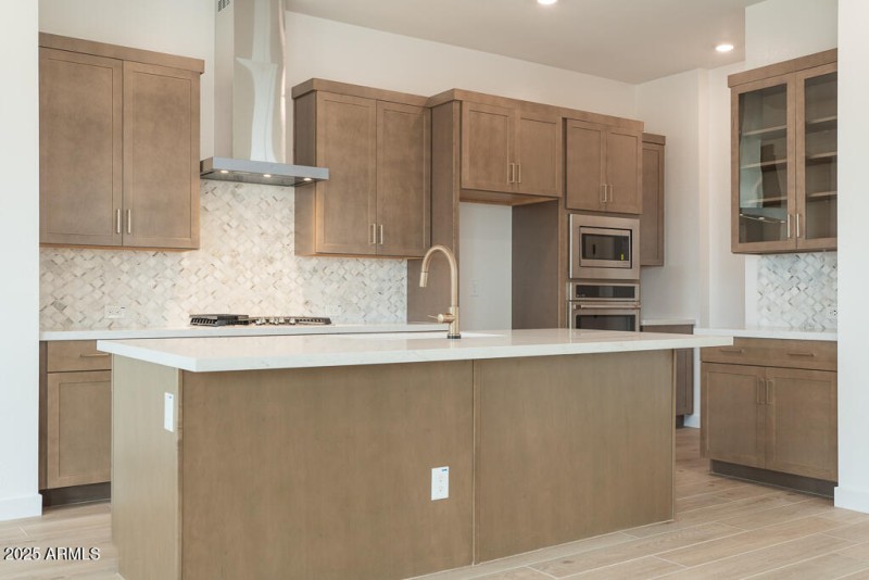 Tri Pointe Waterston Central 280 - Kitch