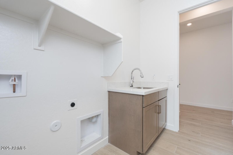 Tri Pointe Waterston Central 280 - Laund