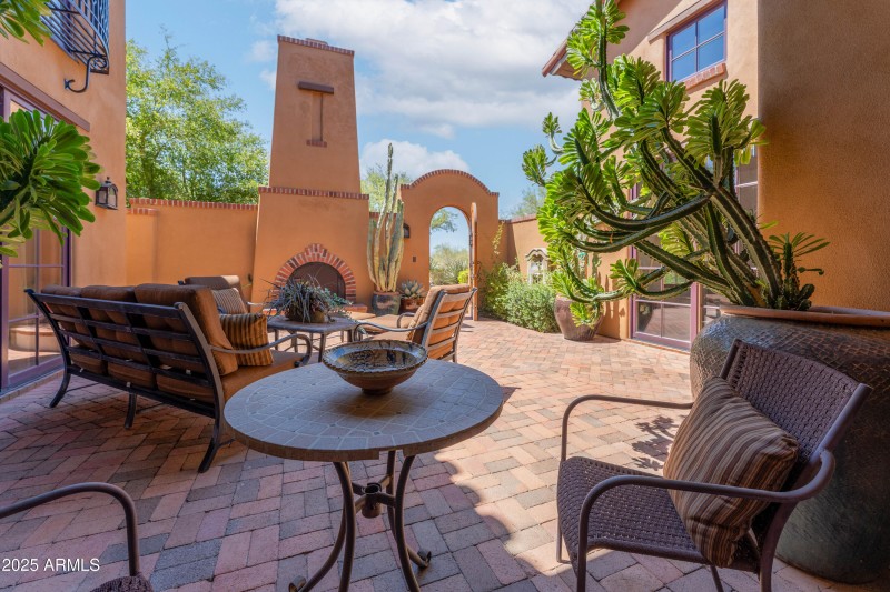 Patio Breakfast Nook