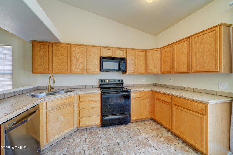 8900 E Rainier-15