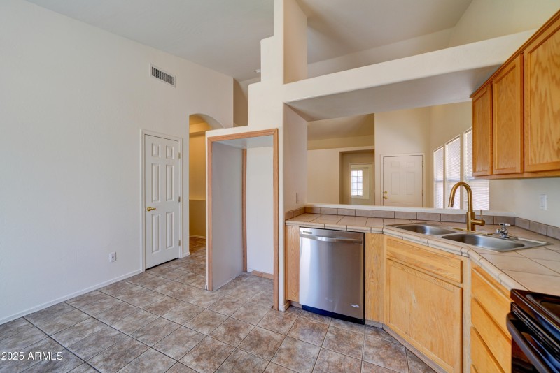 8900 E Rainier-17